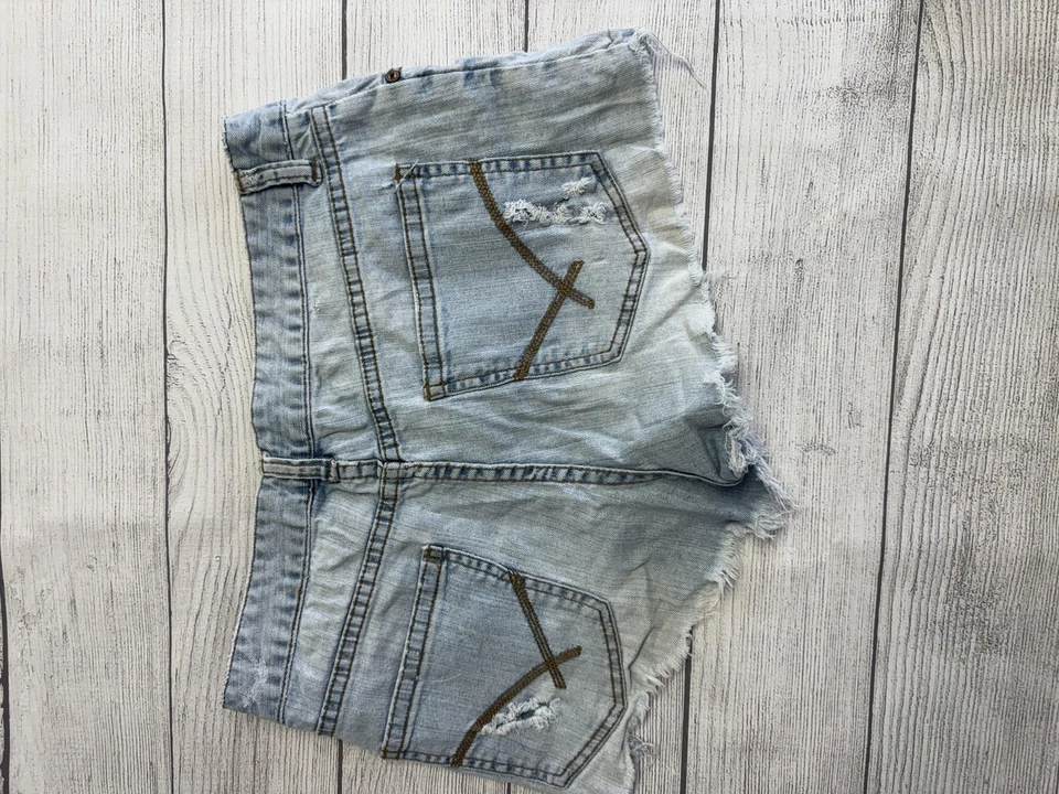 Pantalones Cortos Billabong Para Mujer Pequeños Lavado Ligero Denim Deshilachado Corte 5 Bolsillos Foto 4 de 4