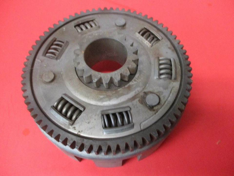 Nuevo de Lote Antiguo Original SUZUKI TS250 TM250 ENGRANAJE DE ACCIONAMIENTO PRIMARIO 21200-30600 Foto 2 de 2