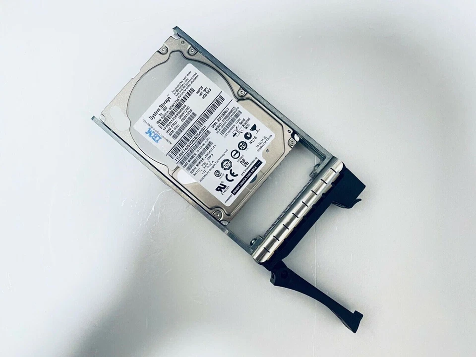 IBM 00W1236 00W1240 00W1239 900GB SAS 6Gbps 10K RPM 2.5" Hard Drive for DS3524 - Image 3 of 4