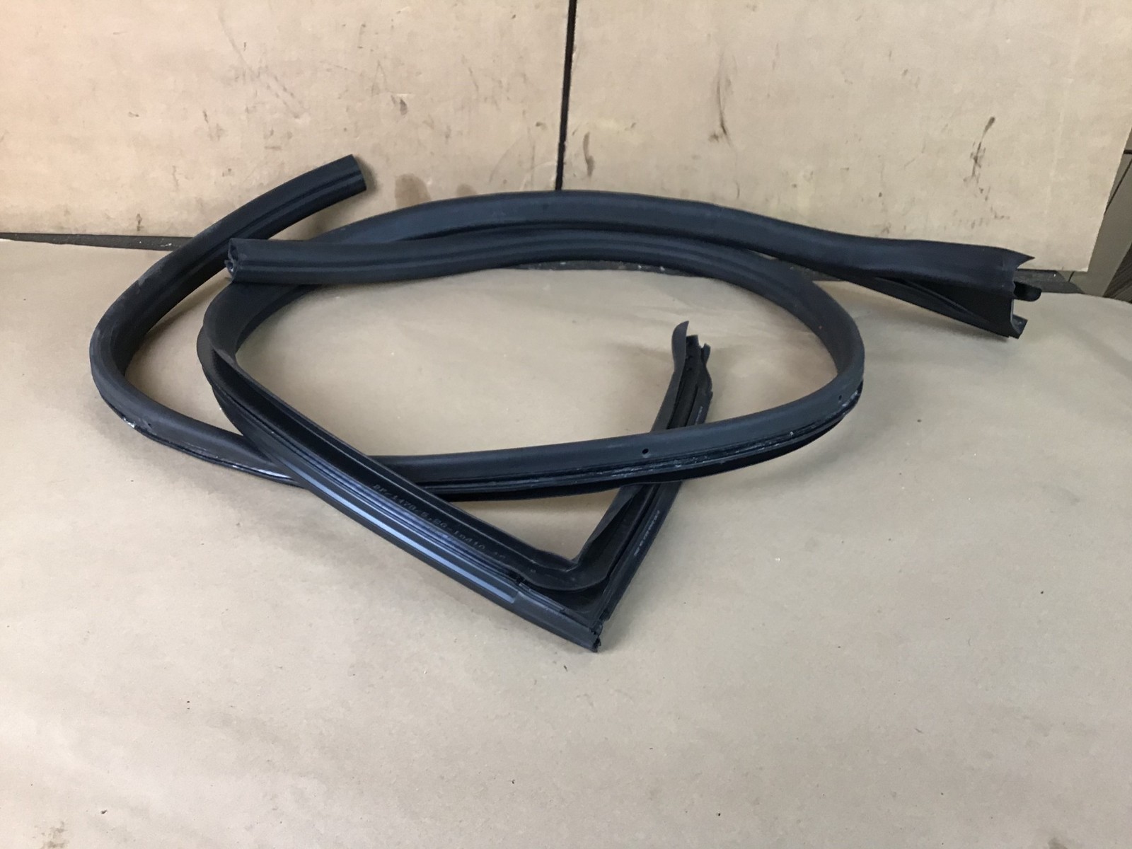 Maserati Granturismo S 2010 Front Left Door Seal Weather Strip Set 08 - 12 :O