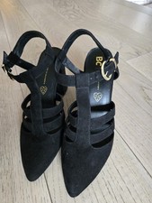 BC Made In America Closed Toe Strappy Pumps with Chunky Block Heel Black Sz 9