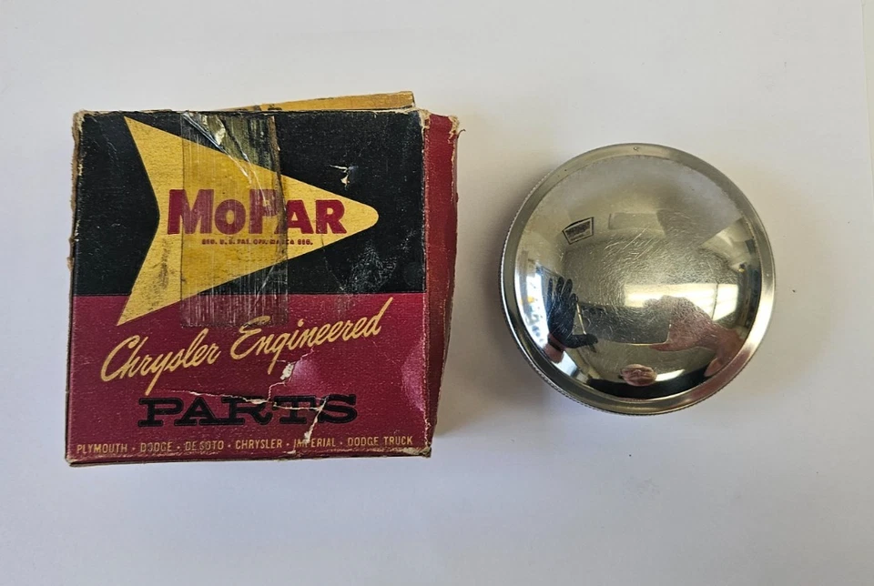 Dodge Truck D100 1962-1971 camioneta serie A100 D300 tapa de gasolina cromada 2228791 nuevo de stock Foto 2 de 4