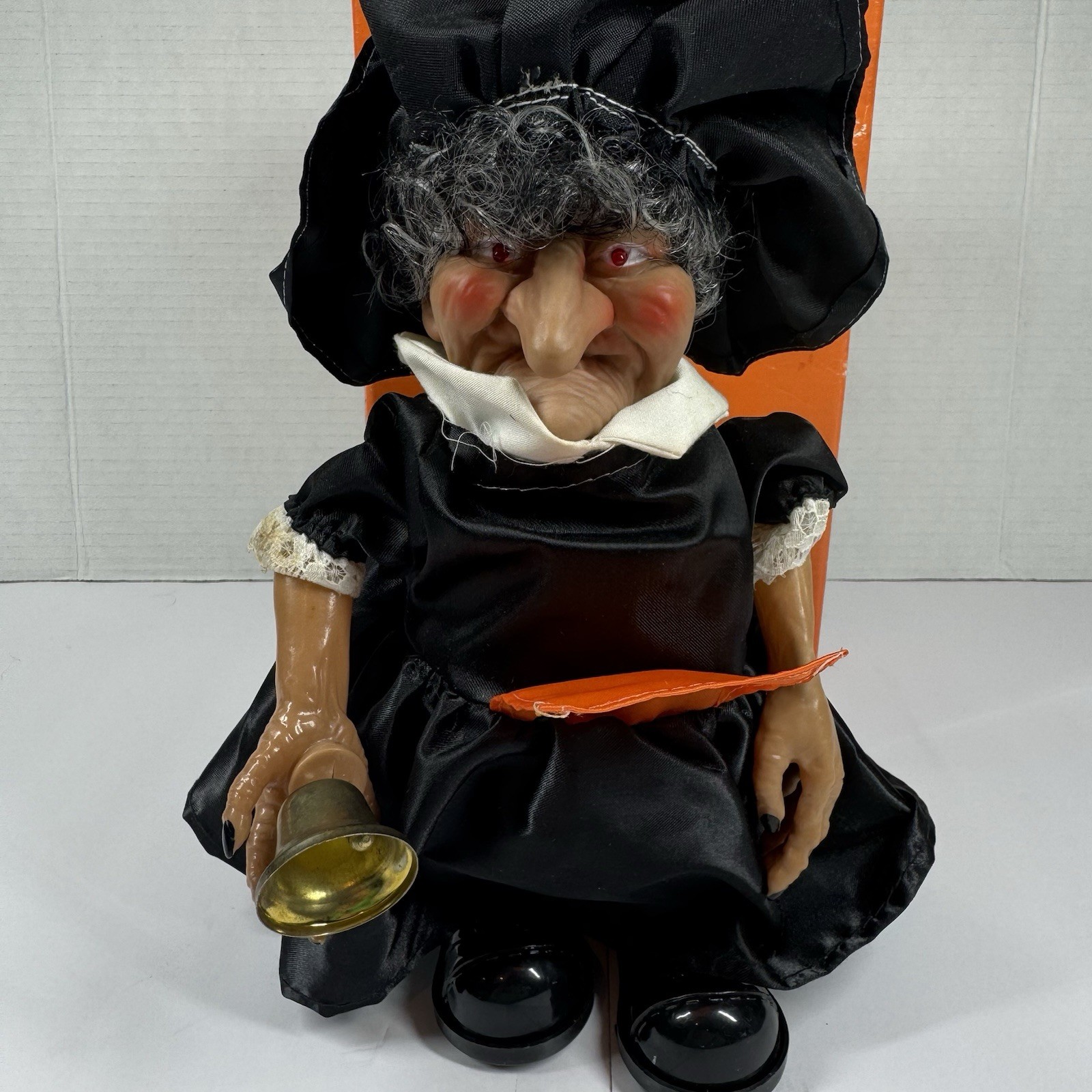 10" Walking Halloween Figure Battery Operated With Blinking 
