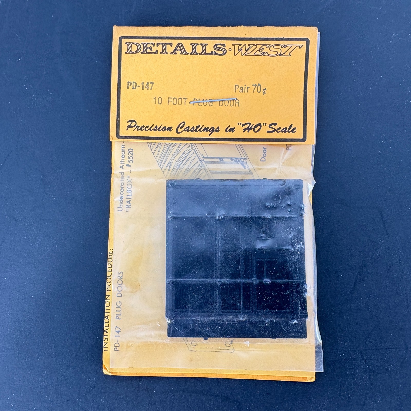 HO Details West PD-147 10 Foot Plug Door Black NEW