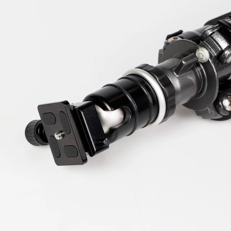 Flashpoint F-1127N Carbon Fiber Tripod, 3 section (58.3") with F-9 Ball Head - Image 3 of 4