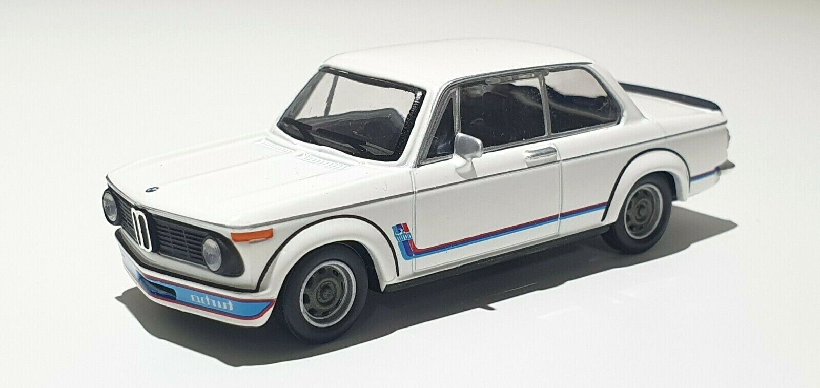 1/64 Kyosho BMW 2002 TURBO WHITE diecast car model