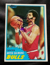 ARTIS GILMORE CHICAGO BULLS HOF AUTOGRAPHED SIGNED 1981 TOPPS BASKETBALL CARD