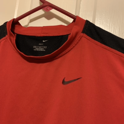 Nike Dri-Fit Size XL Red Black Sleeveless Base Layer Shirt