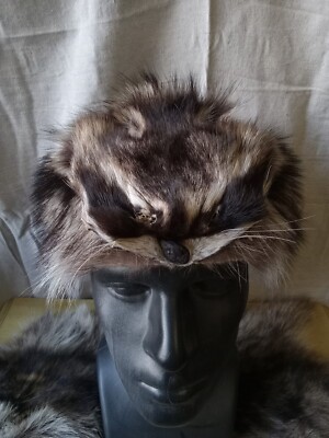 Racoon Fur Mountain Man Trapper Longhunter Hat With Face And Tail Size 7 5/8
