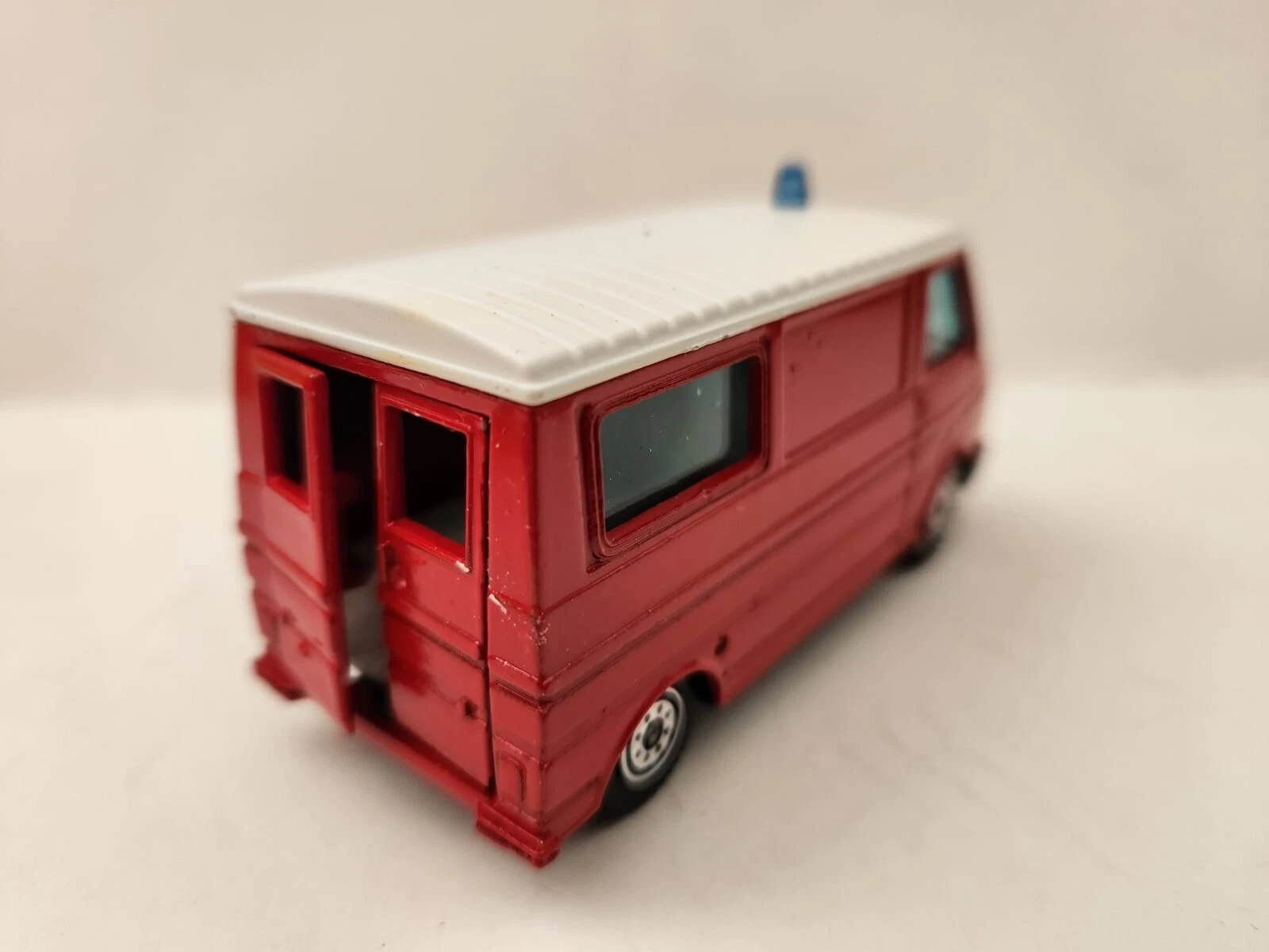 Picture 3 of 4