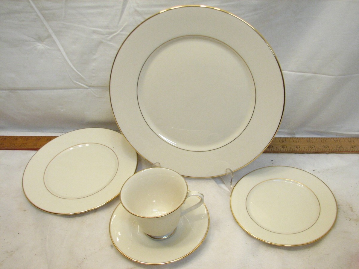 Lenox アンティーク Lenox Hayworth Fine China 5pc Place Setting Cosmopolitan Ivory