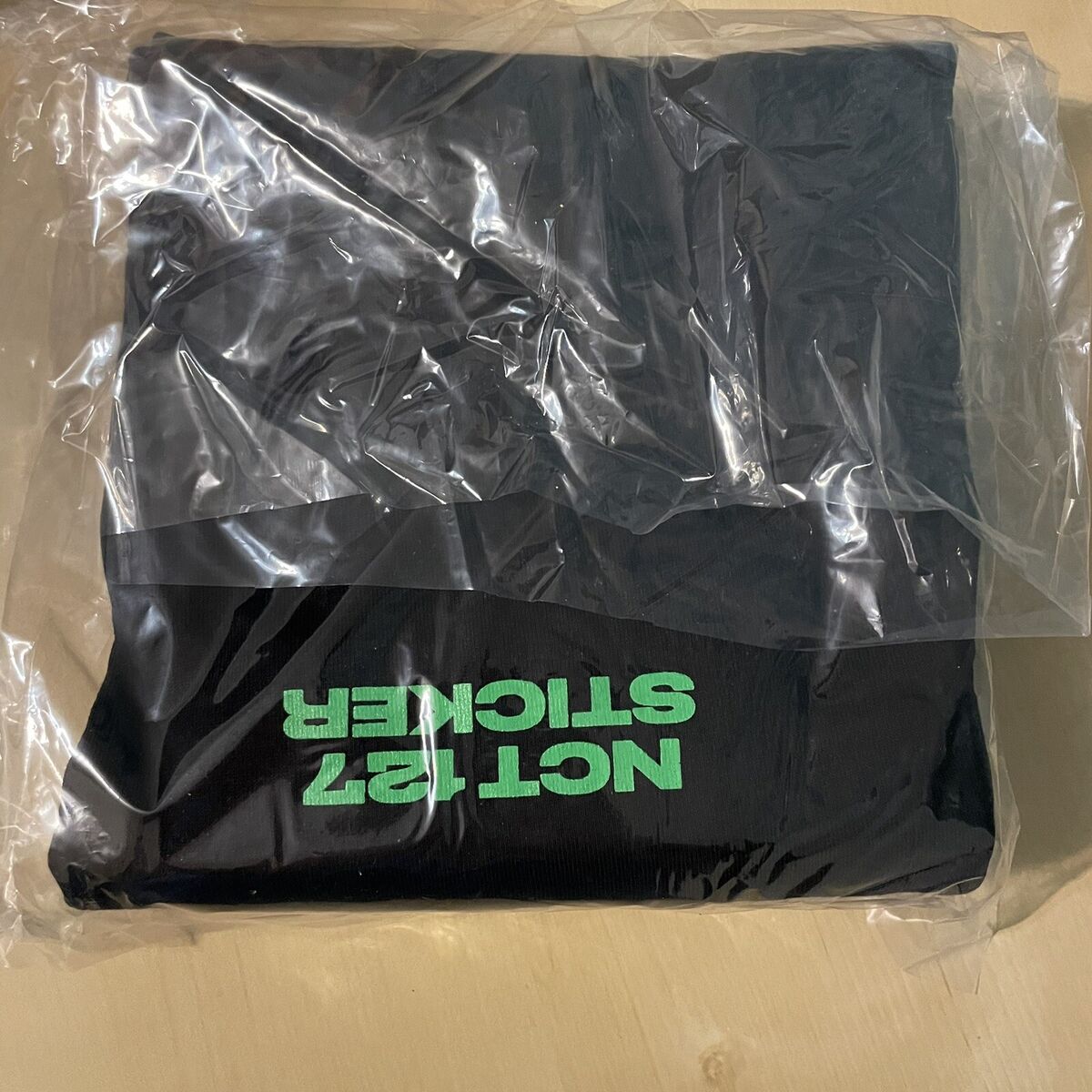86 NCT127 Sticker Deluxe Box T-shirt Medium Version (no 86 NCT127 Sticker Deluxe Box T-shirt Medium Version (no