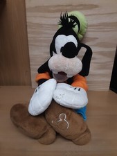 Disney Store: Goofy - 17in. Stuffed/Plush Character