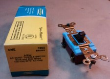 Leviton 3-Way Brown Wall Quiet Toggle Light Switch 15A 120V / 277VAC