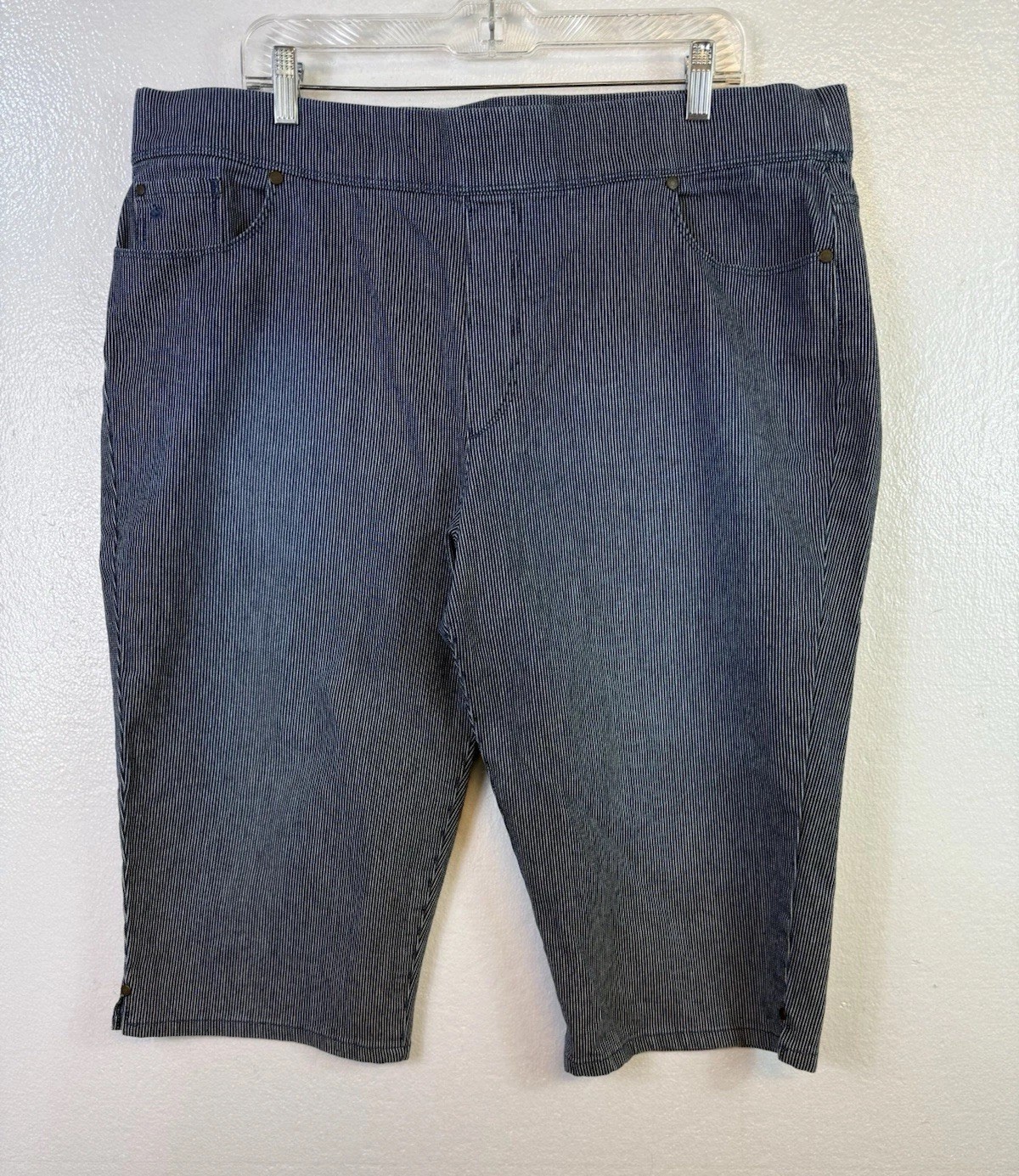 Womens 18 Blue Striped