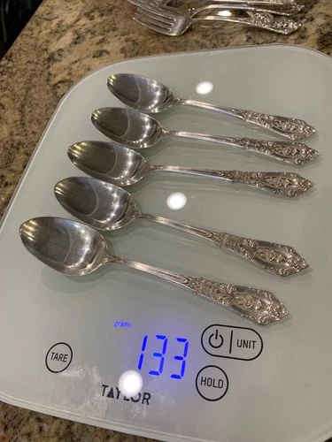 5 Rose point wallace sterling silver teaspoons 133 grams 6 1/4 inches long