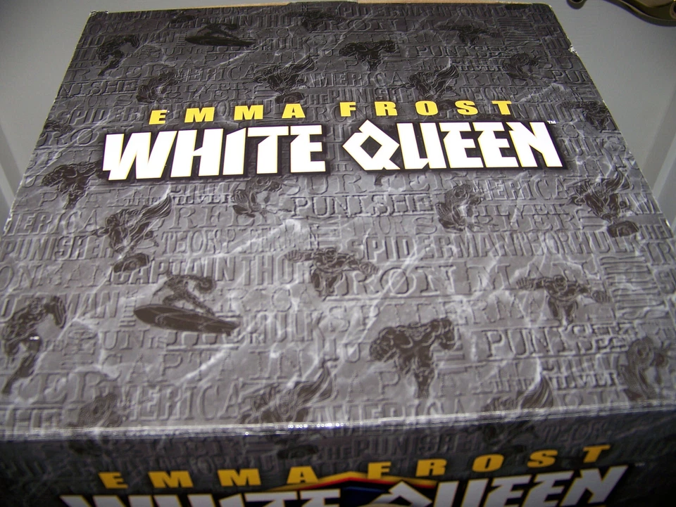 MARVEL COMICS BOWEN DESIGNS EMMA FROST ESTÁTUA RAINHA BRANCA ESTRANHA X-MEN - Imagem 4 de 4