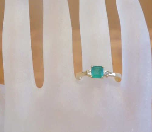 18K YELLOW GOLD EMERALD DIAMOND RING CEI