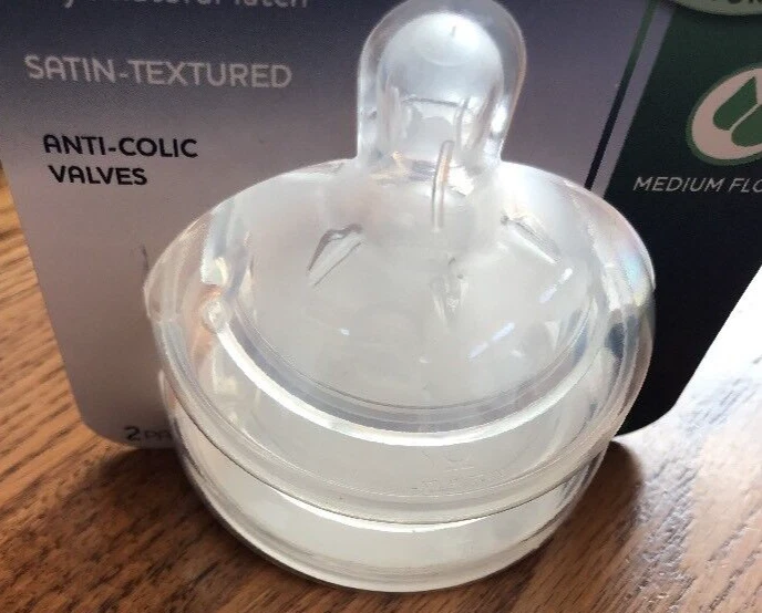 Válvula anticólicos Chicco Natural Fit 3M 2Pk flujo medio satinado texturizada bioimitación Foto 2 de 3