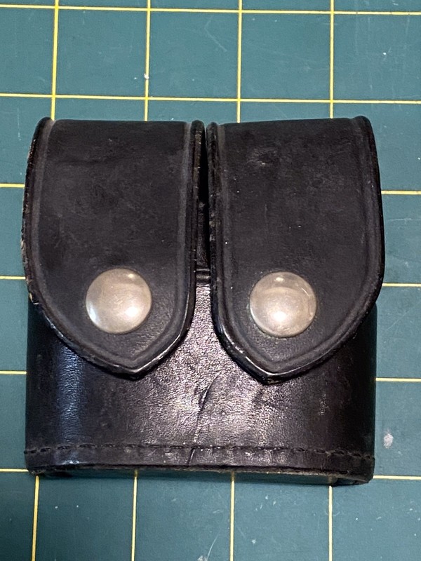 Safariland Double Speed Loader Pouch 34-2 K-Frame Black Leather Nickel Snap Used
