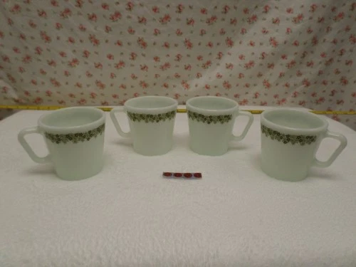 Pyrex 1410 Spring Blossom Crazy Daisy Glass Coffee Mugs D-Handle Set of 4