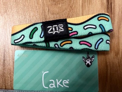  ZOX CAKE #4044  MEDIUM NIP $6 SHIPPING FOR UP TO 8