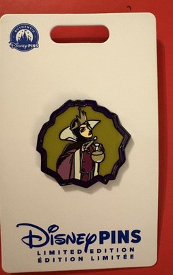 Disney UK Selfridges Exclusive Snow White Evil Queen Villain LE 400 Pin