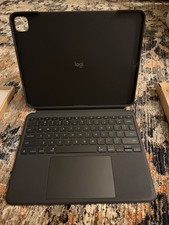 Logitech Combo Touch Keyboard Case. Ipad Air 13 Inch M2, M3. Very nice