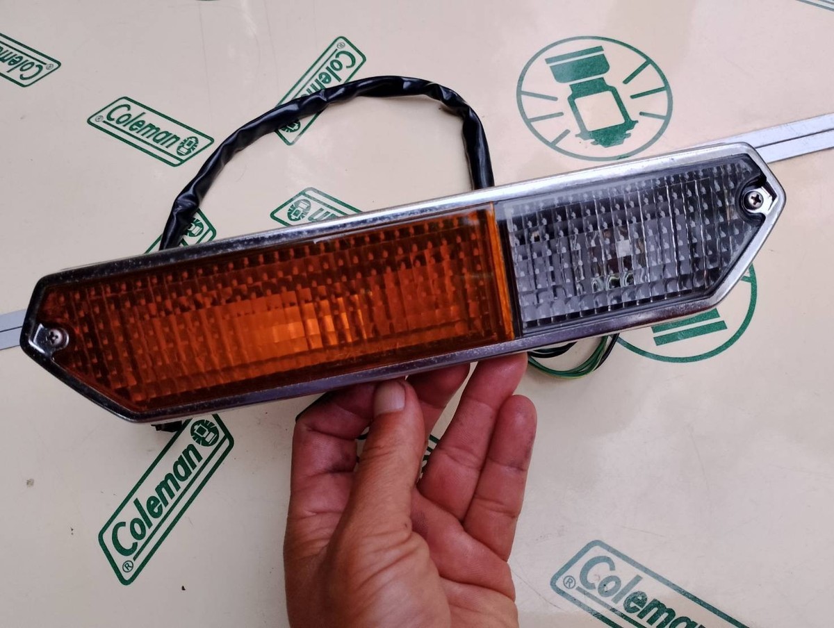 Isuzu Florian 1966-1968 Sedan Turn Signal and Parking Light LH Nos