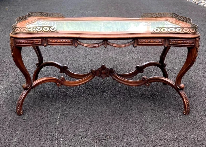 Antigua mesa de centro francesa del siglo XIX Luis XV tallada en nogal - ¡Rara!! Foto 3 de 4