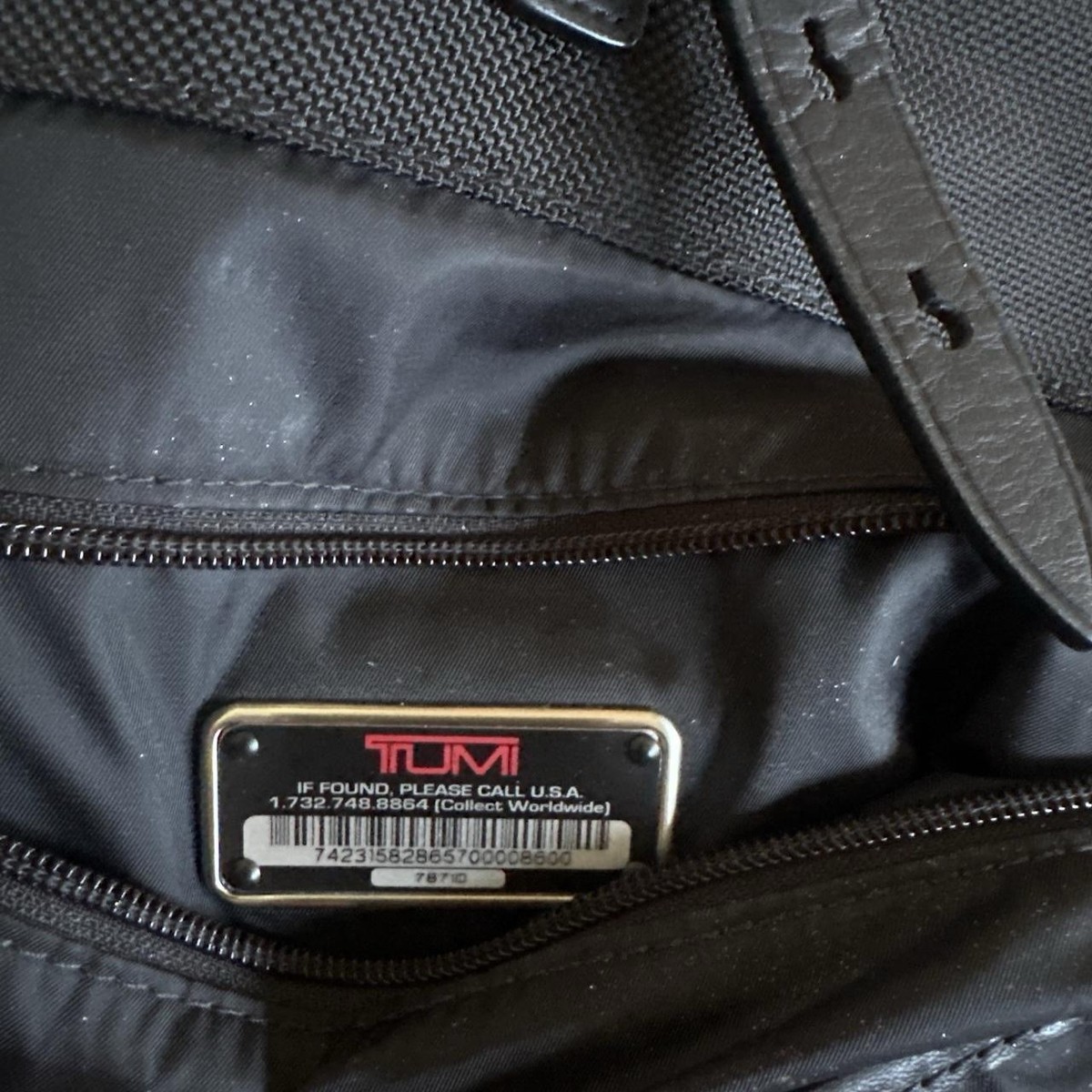 Tumi Black Messenger Bag Crossbody University Bag View 6