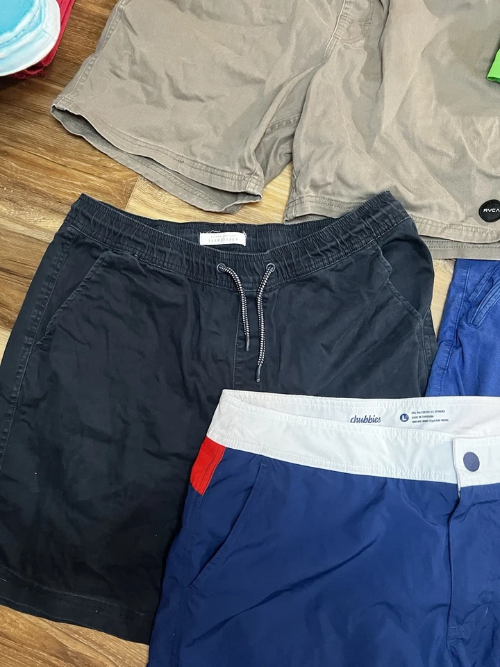 Pacote com 5 shorts masculinos Calvin Klein Hugo BOSS Chubbies RVCA Essentials - Imagem 3 de 4