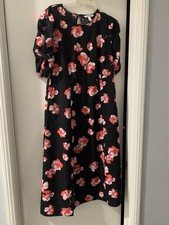 5 Women’s Dresses Sizes M-XL