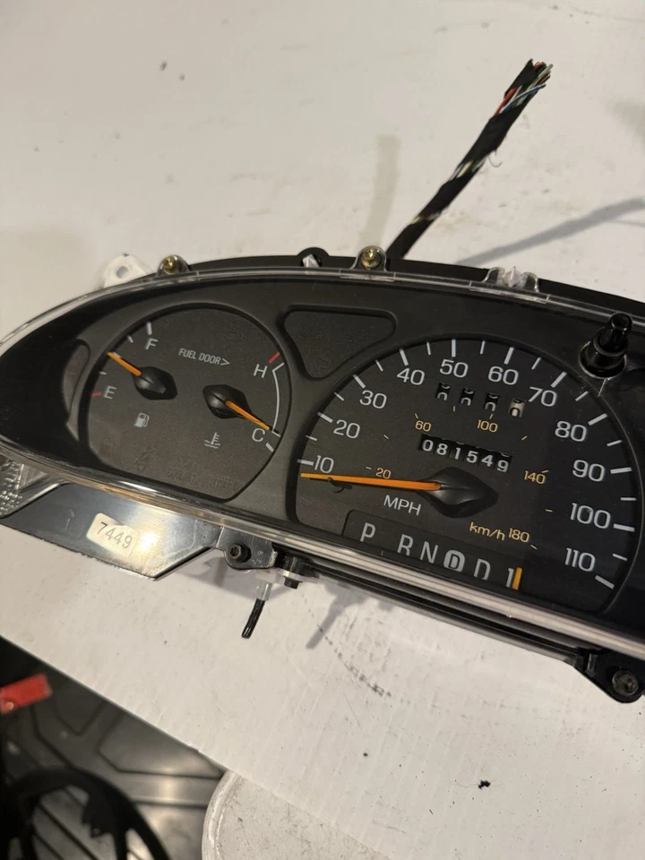 Cuadro de instrumentos velocímetro Ford Taurus Sable 1996-1999 millas 81.549 Foto 4 de 4