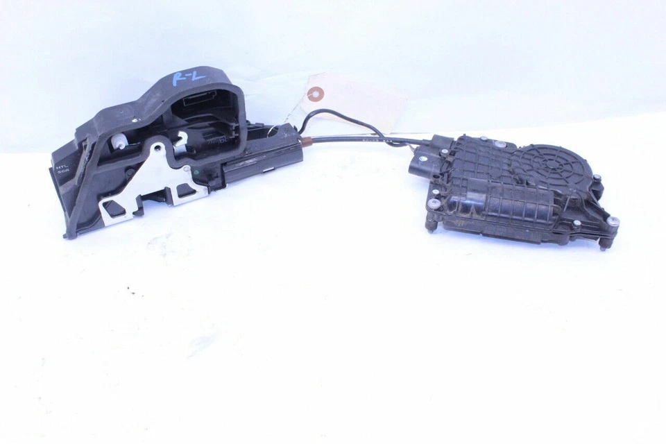 Actuador de bloqueo de pestillo de puerta trasera izquierda BMW 740i 750i 2009-2015 OEM usado Foto 2 de 3