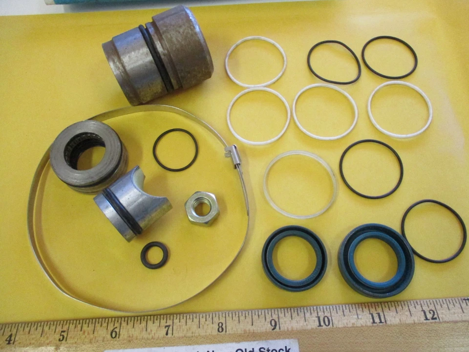FORD 1985 MERCURY MERKUR XR4TI "SEAL KIT" (POWER STEERING GEAR SECTOR SHAFT) NOS - Image 2 of 4