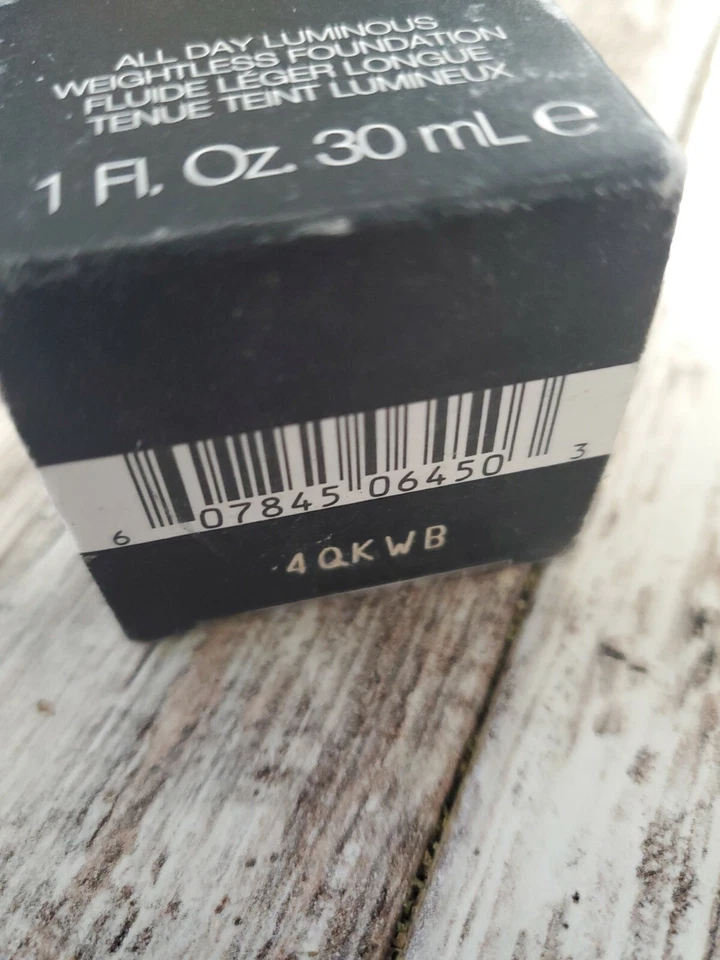 NARS ALL DAY WEIGHTLESS LUMINOUS FOUNDATION - DARK 4 - KHARTOLUM - 30ml - Image 3 of 3