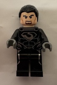 Lego DC Universe Super Heroes Superman Metropolis Showdown 76002 COMPLETE