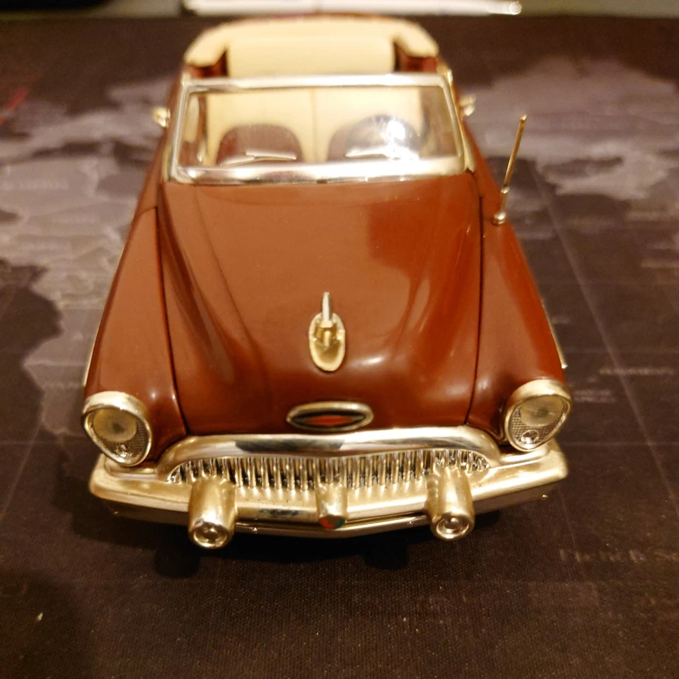 Buick Skylark 1953 escala 1:34 Diecast Signature Models Foto 4 de 4