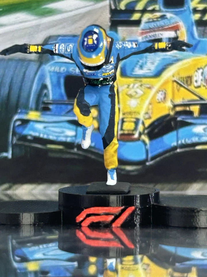 Fernando Alonso Renault 2006 World Champion F1 Scale 1/43 Figure + Podium - Image 4 of 4