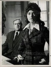 1971 Press Photo Suzanne Pleshette & Raymond Burr on "Ironside" TV Show