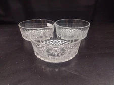 Vintage Arcoroc USA Set of 3 Starburst Glass Berry Dessert Bowls 5"