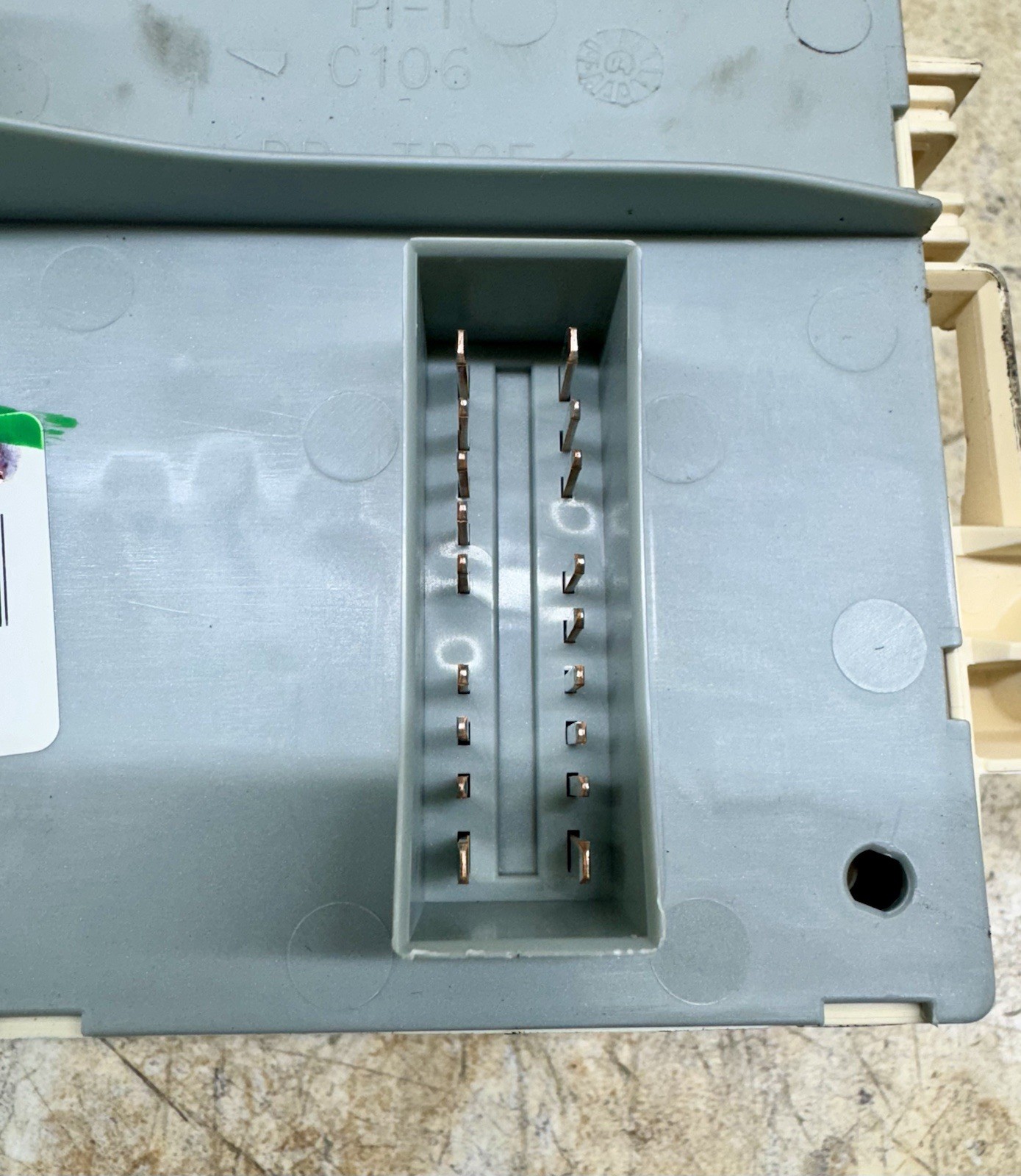 15K 2005 Maserati Quattroporte M139 BCM Body Control Module Fuse Box 209877 876