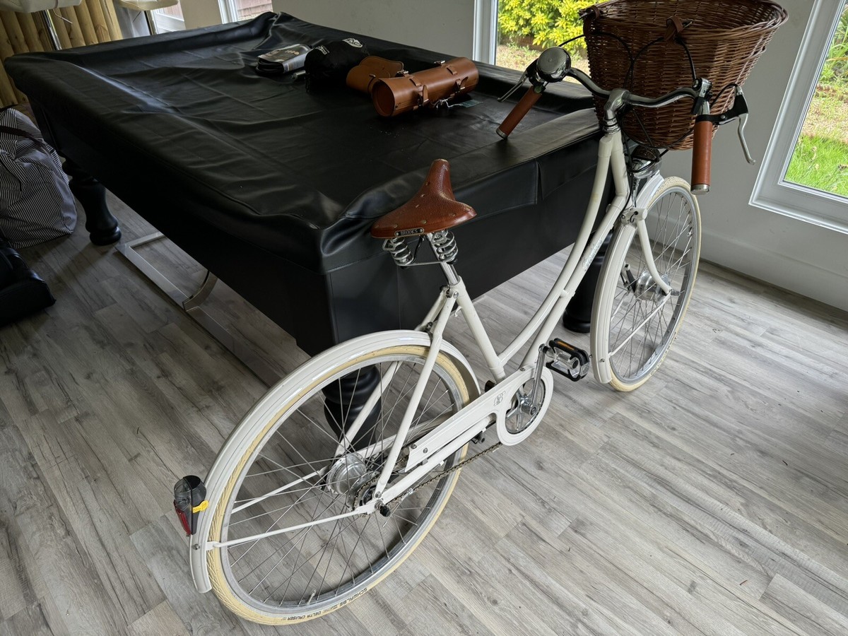 Pashley Britannia bike with basket and accessories UK