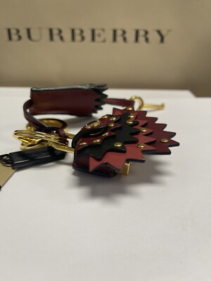 Burberry zig zag Leather Key Charm With Padlock 40546771