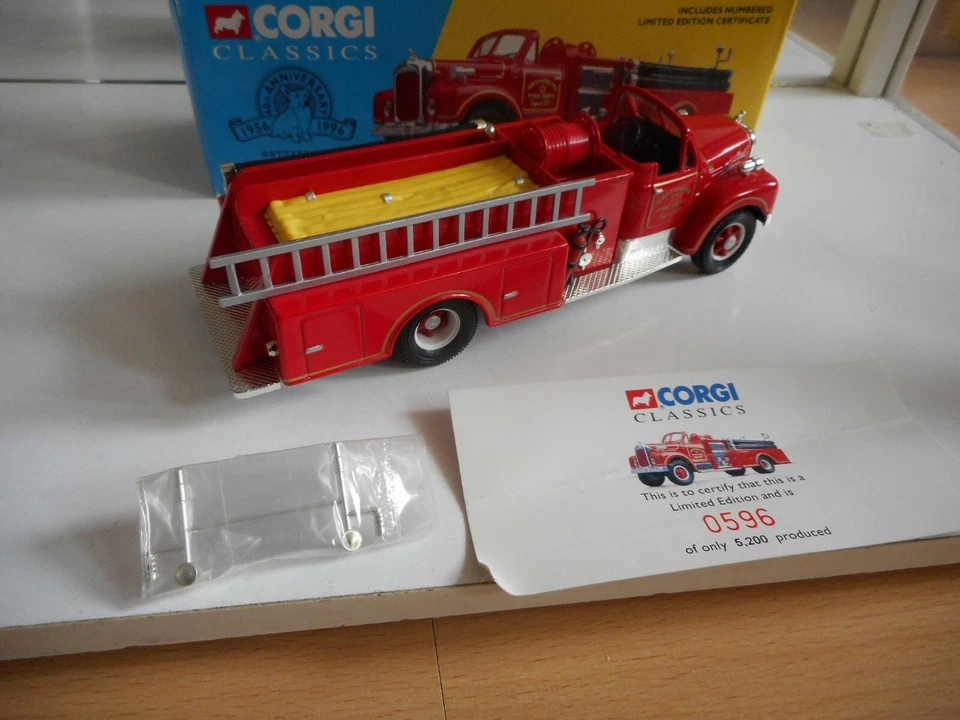 Corgi Classics Gettysburg Mack B Pumper Fire Engine en rouge au 1:50 inBox (5... - Photo 2/2