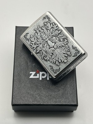 Original Brandneu 2025 Zippo Feuerzeug THE GREEN MAN Heavy Emblem Brushed Chrome