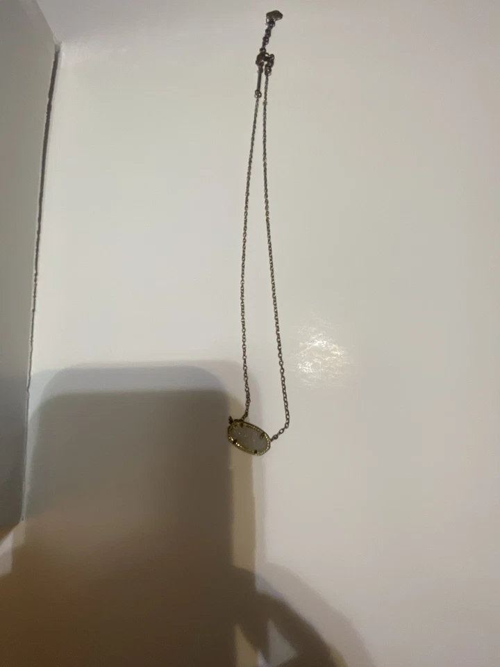 Collar Kendra Scott Elisa Blanco Iridiscente Drusy Colgante Chapado en Oro Foto 4 de 4