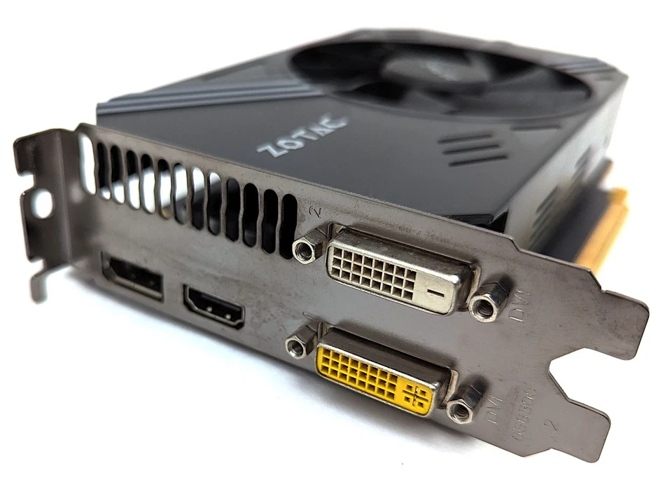 ZOTAC GeForce GTX 950 2GB GDDR5 PCI Express 3.0 x16 Graphics Card ZT-90601-10L - Image 2 of 4