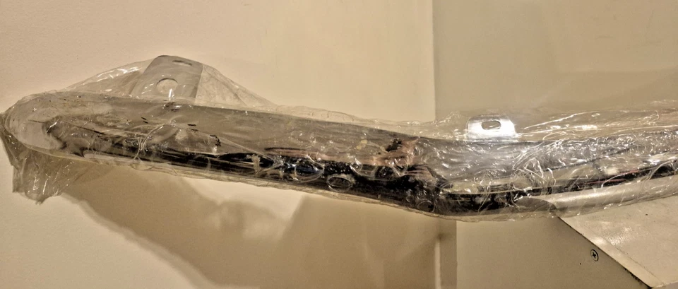 Chevy Colorado/GMC Canyon AVS Hood Shield 2004-2012 cromo Foto 3 de 4